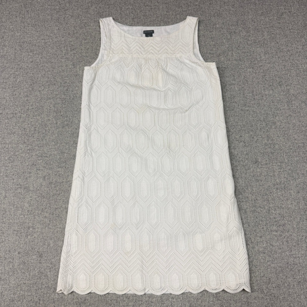 Ann Taylor Eyelet Shift Dress 6 White Geometric Sleeveless Scalloped Hem Lined